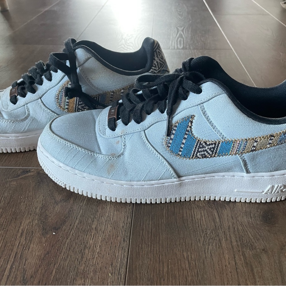 Men’s Nike Air Force 1 baby blue with aztec print swoosh